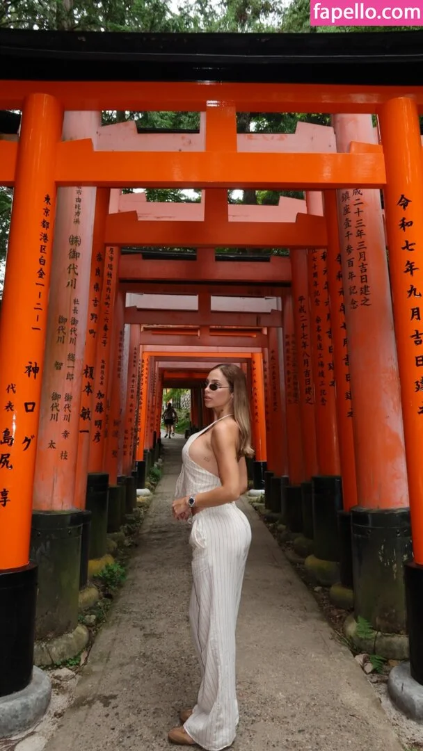 Antonella Mantovano / antomantovano Onlyfans Photo Gallery 