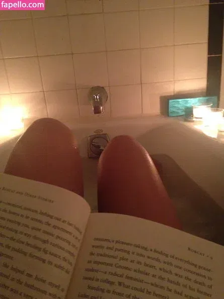 Emily Ratajkowski Onlyfans Photo Gallery 