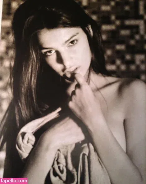 Emily Ratajkowski Onlyfans Photo Gallery 