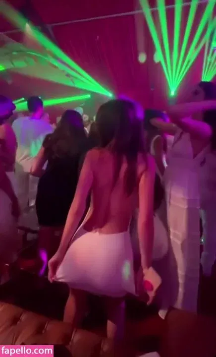 Emily Ratajkowski Onlyfans Photo Gallery 