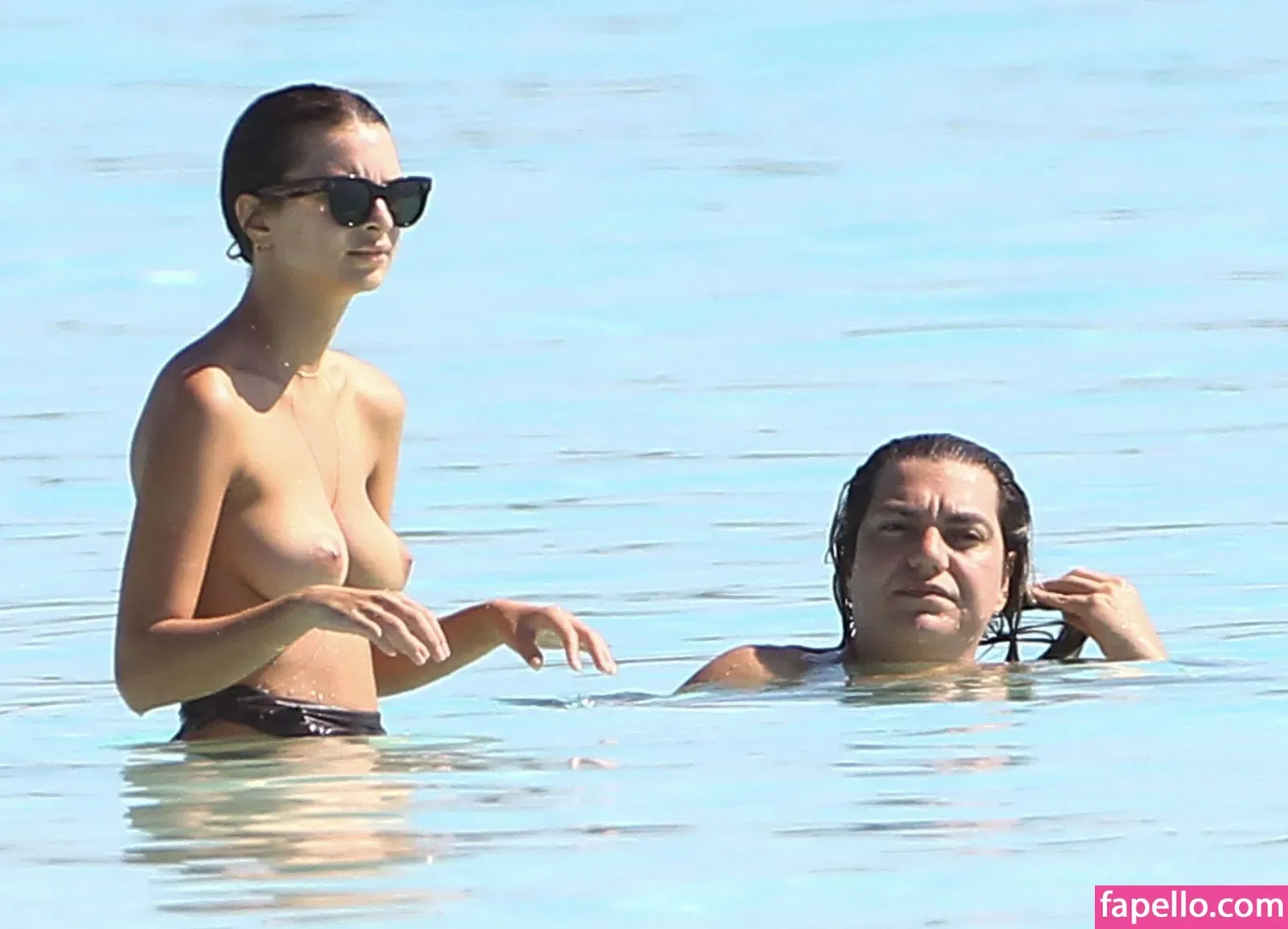 Emily Ratajkowski Onlyfans Photo Gallery 