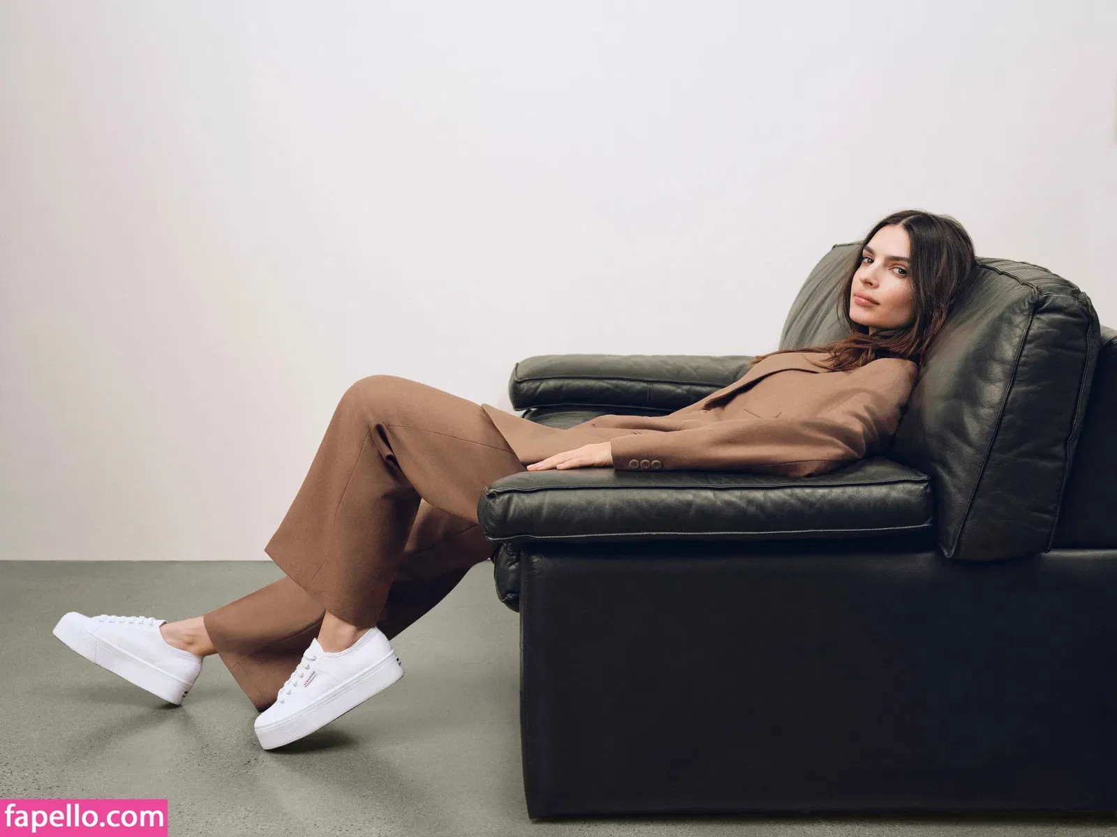 Emily Ratajkowski Onlyfans Photo Gallery 