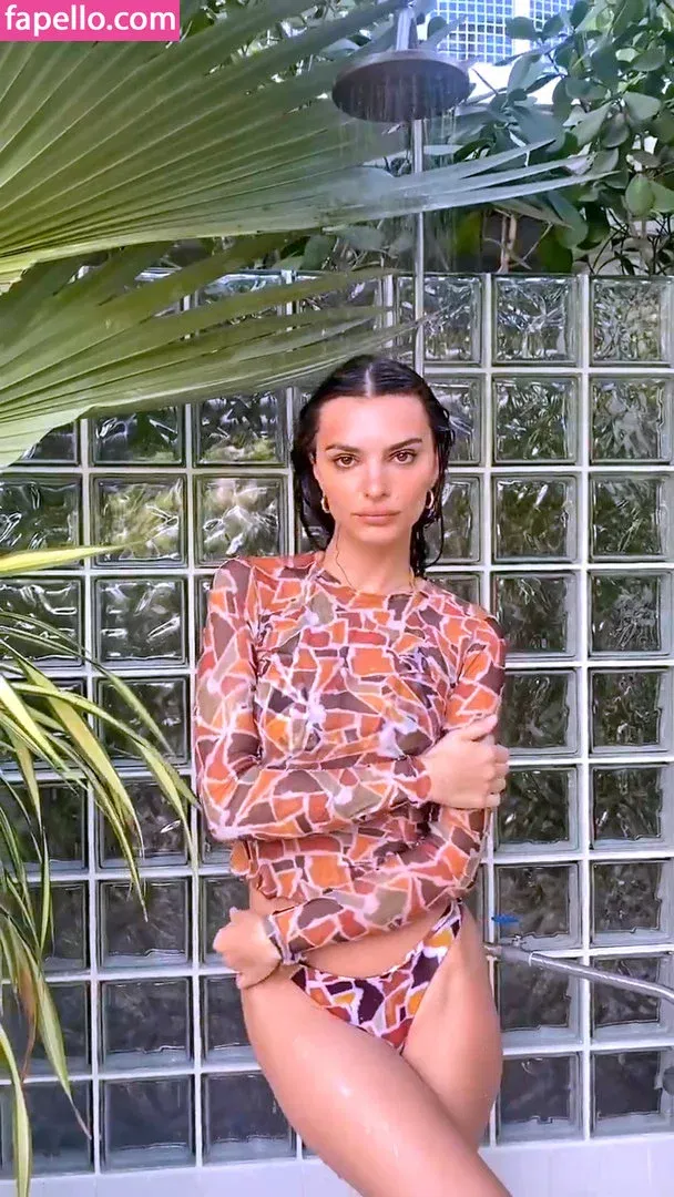 Emily Ratajkowski Onlyfans Photo Gallery 