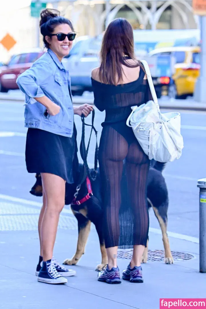 Emily Ratajkowski Onlyfans Photo Gallery 