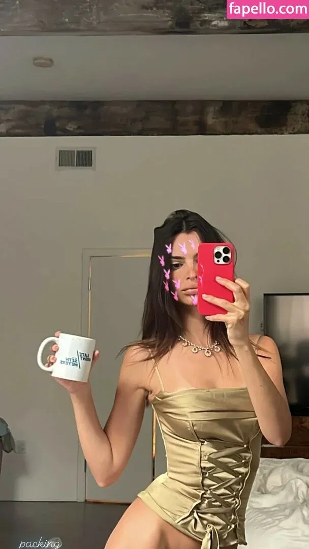 Emily Ratajkowski Onlyfans Photo Gallery 