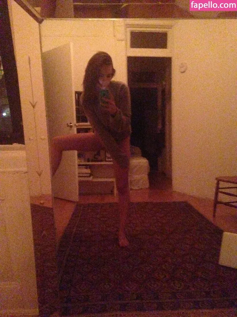 Emily Ratajkowski Onlyfans Photo Gallery 