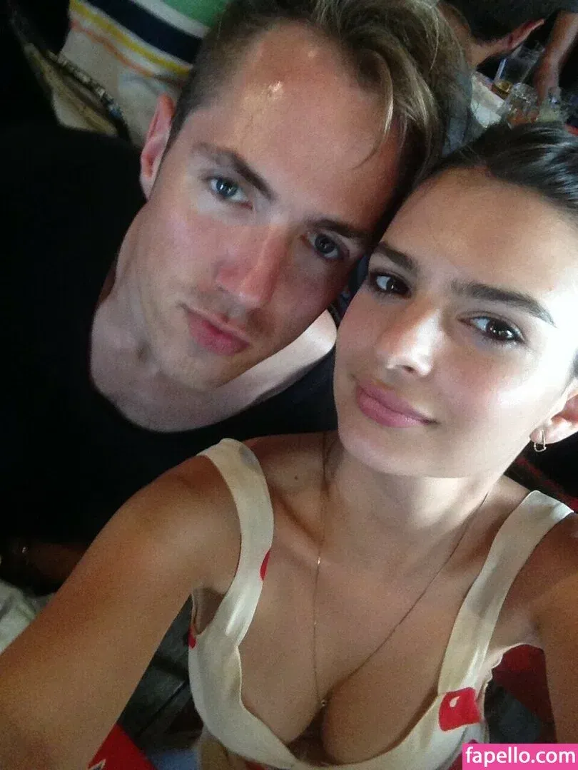 Emily Ratajkowski Onlyfans Photo Gallery 