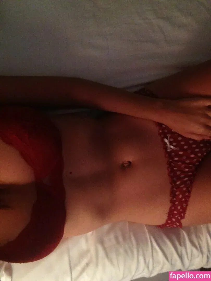 Emily Ratajkowski Onlyfans Photo Gallery 