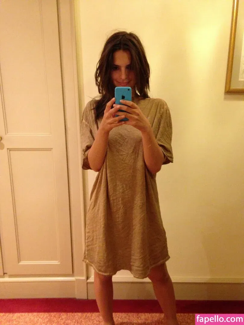 Emily Ratajkowski Onlyfans Photo Gallery 