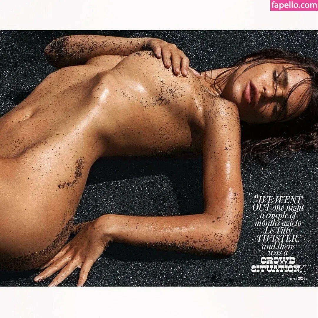 Emily Ratajkowski Onlyfans Photo Gallery 