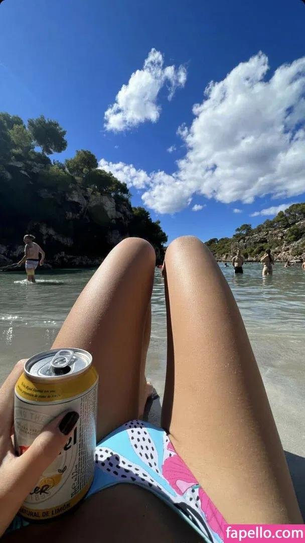 Emily Ratajkowski Onlyfans Photo Gallery 