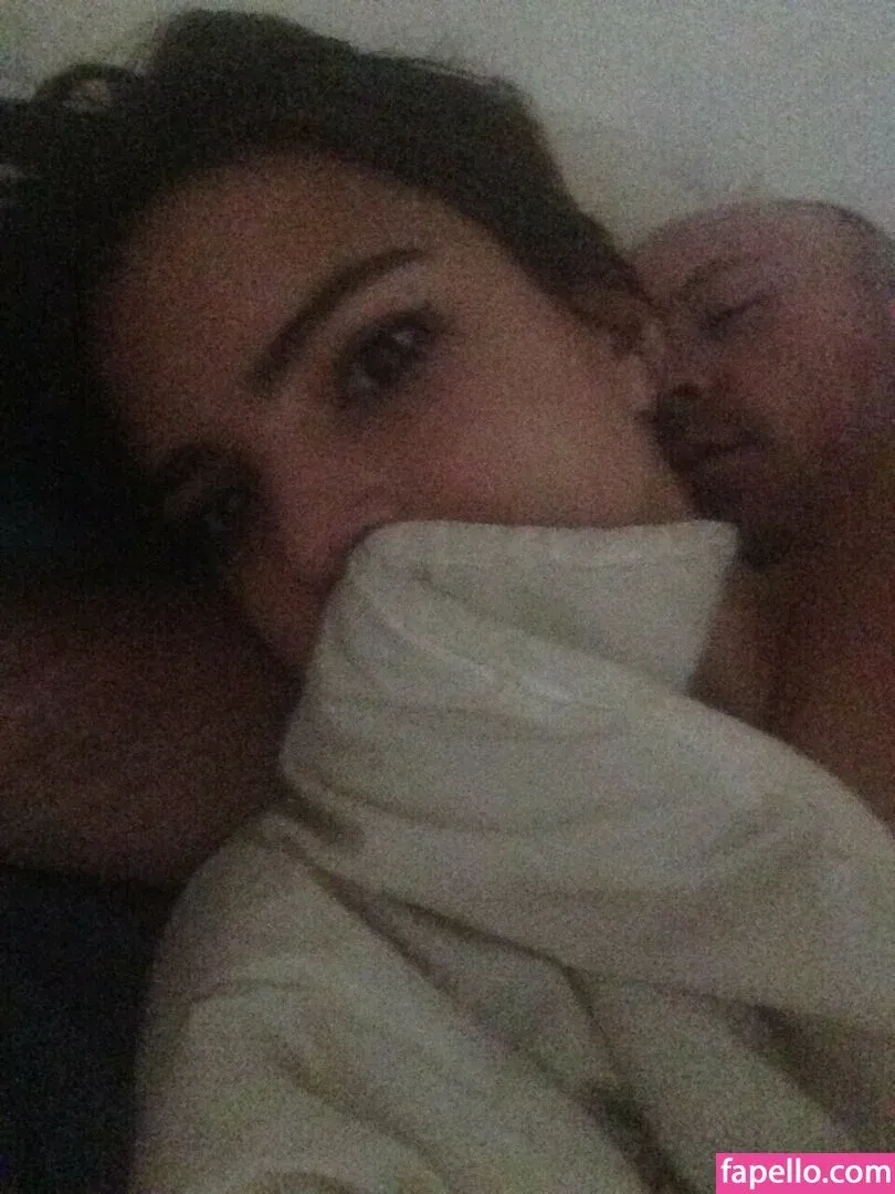 Emily Ratajkowski Onlyfans Photo Gallery 