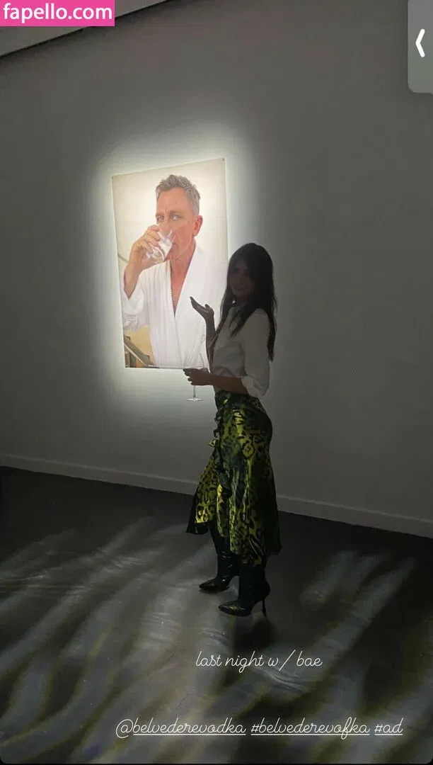 Emily Ratajkowski Onlyfans Photo Gallery 