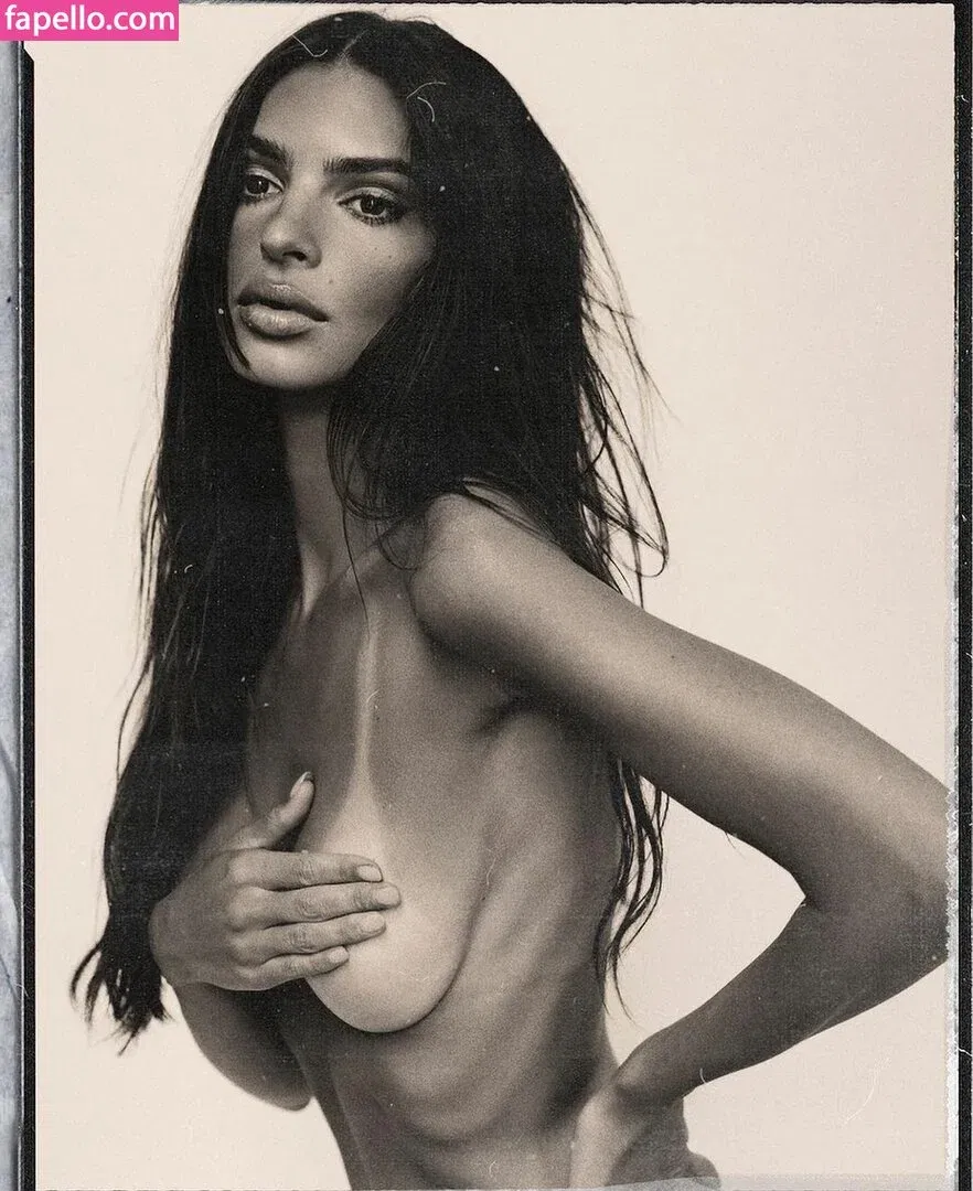 Emily Ratajkowski Onlyfans Photo Gallery 