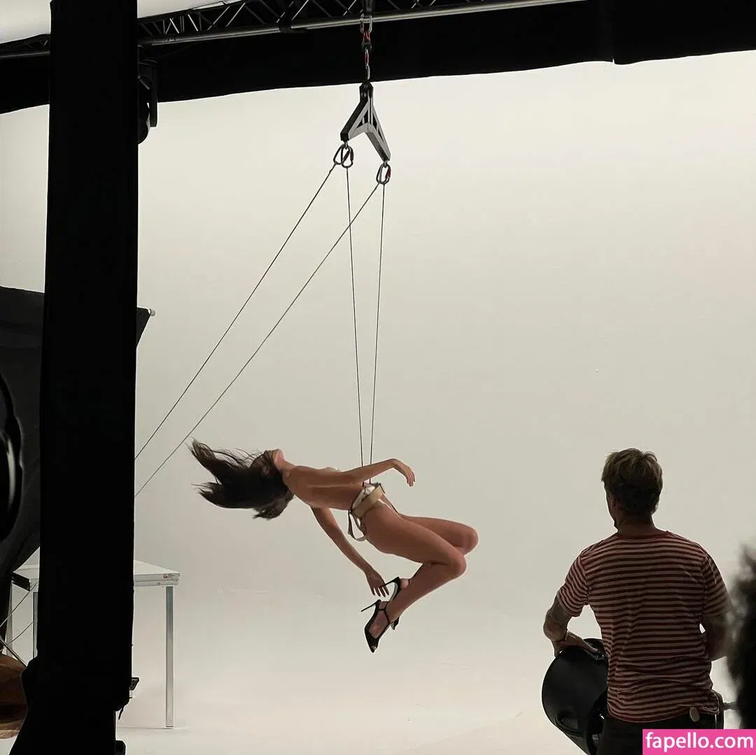 Emily Ratajkowski Onlyfans Photo Gallery 