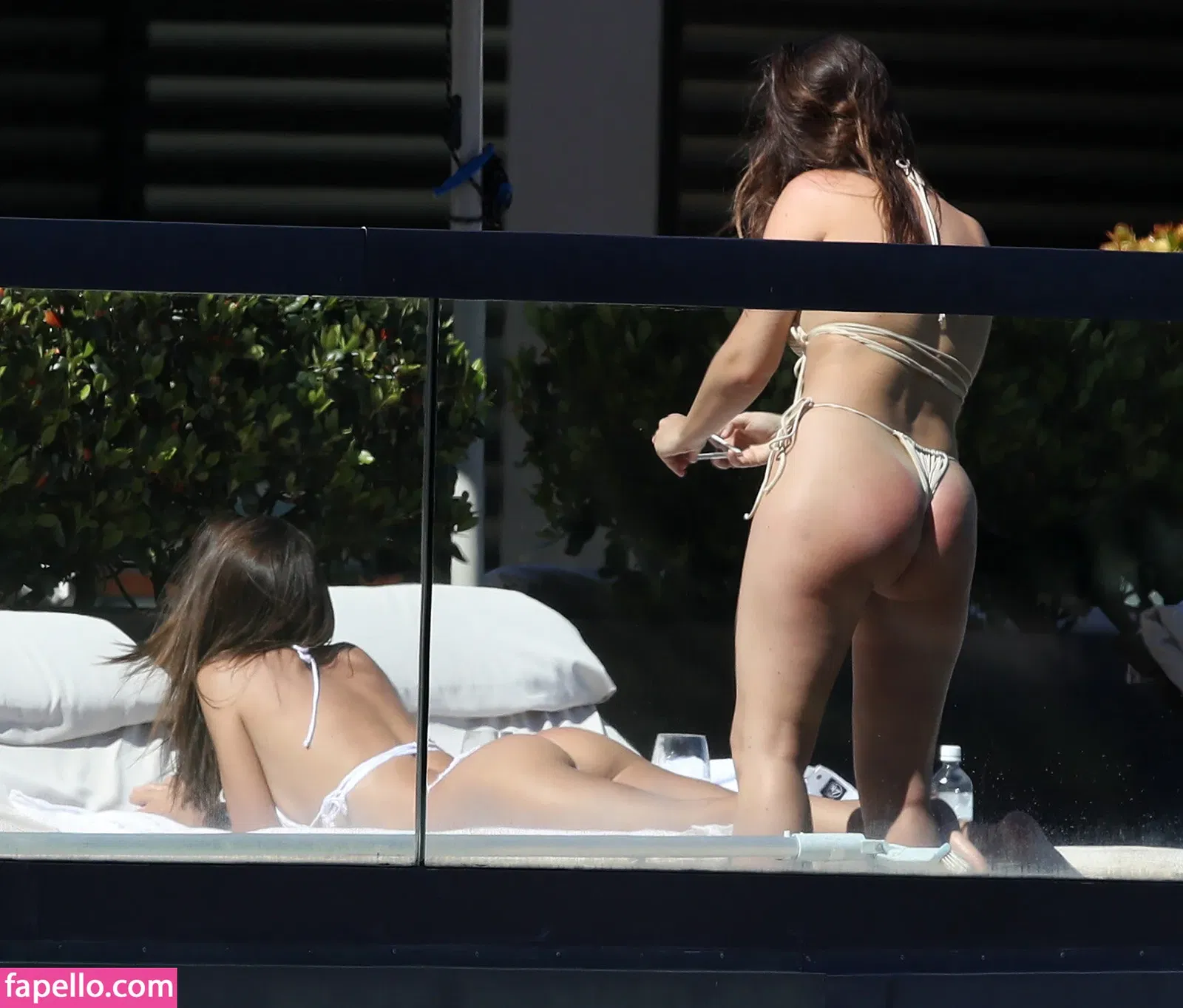 Emily Ratajkowski Onlyfans Photo Gallery 