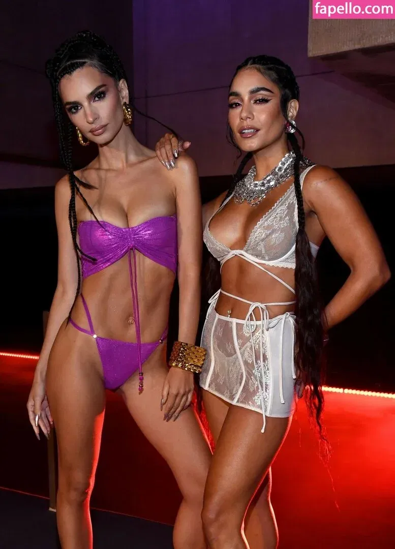 Emily Ratajkowski Onlyfans Photo Gallery 