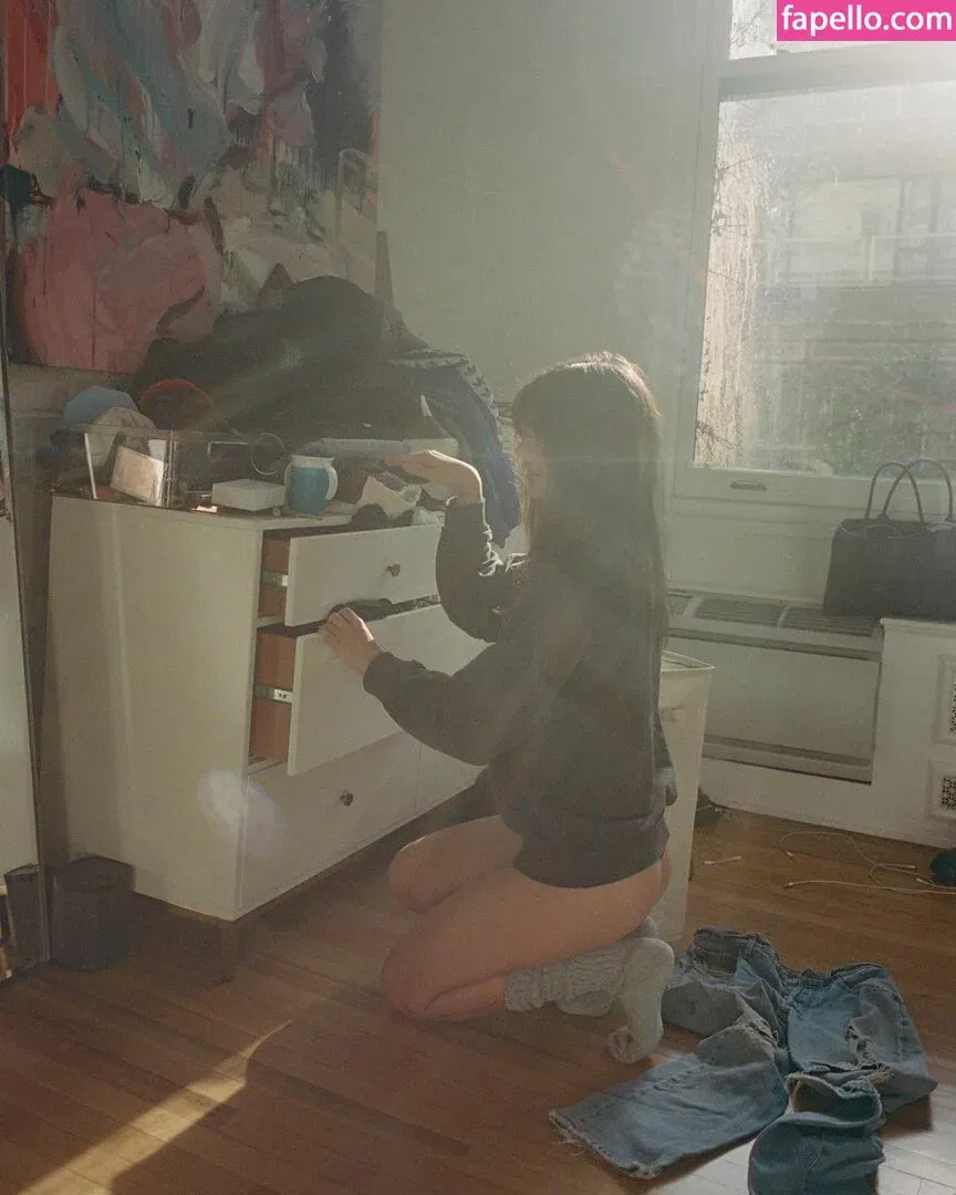 Emily Ratajkowski Onlyfans Photo Gallery 