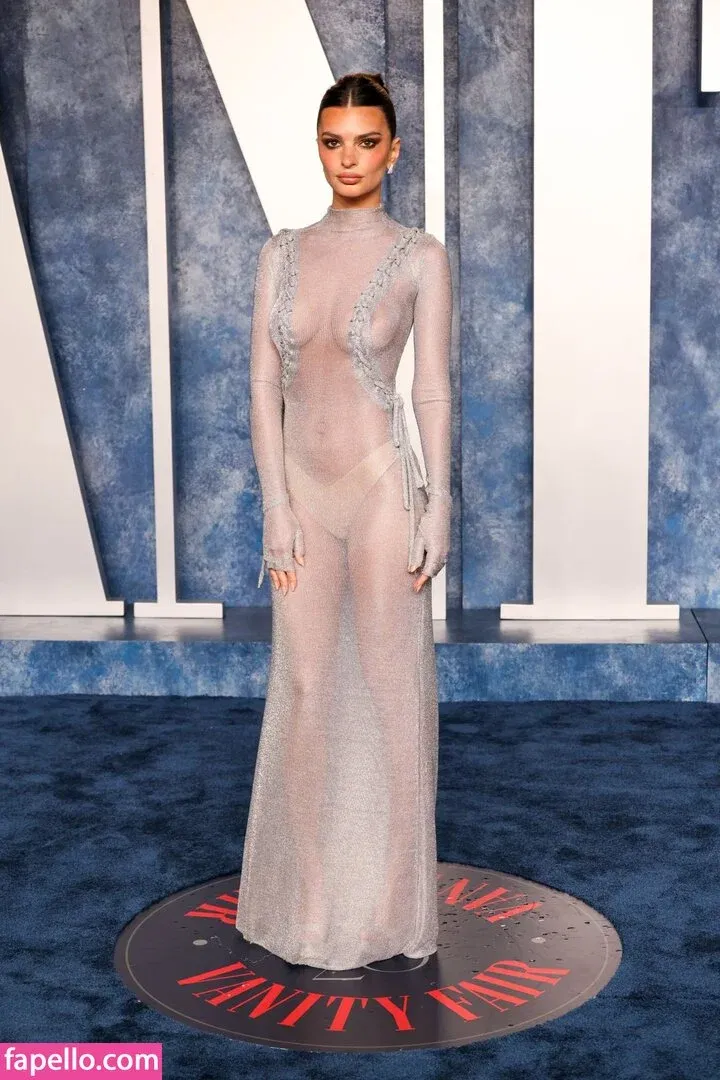 Emily Ratajkowski Onlyfans Photo Gallery 