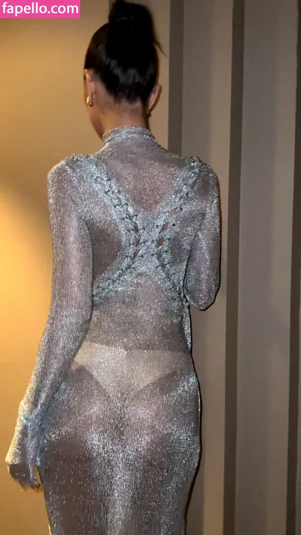 Emily Ratajkowski Onlyfans Photo Gallery 