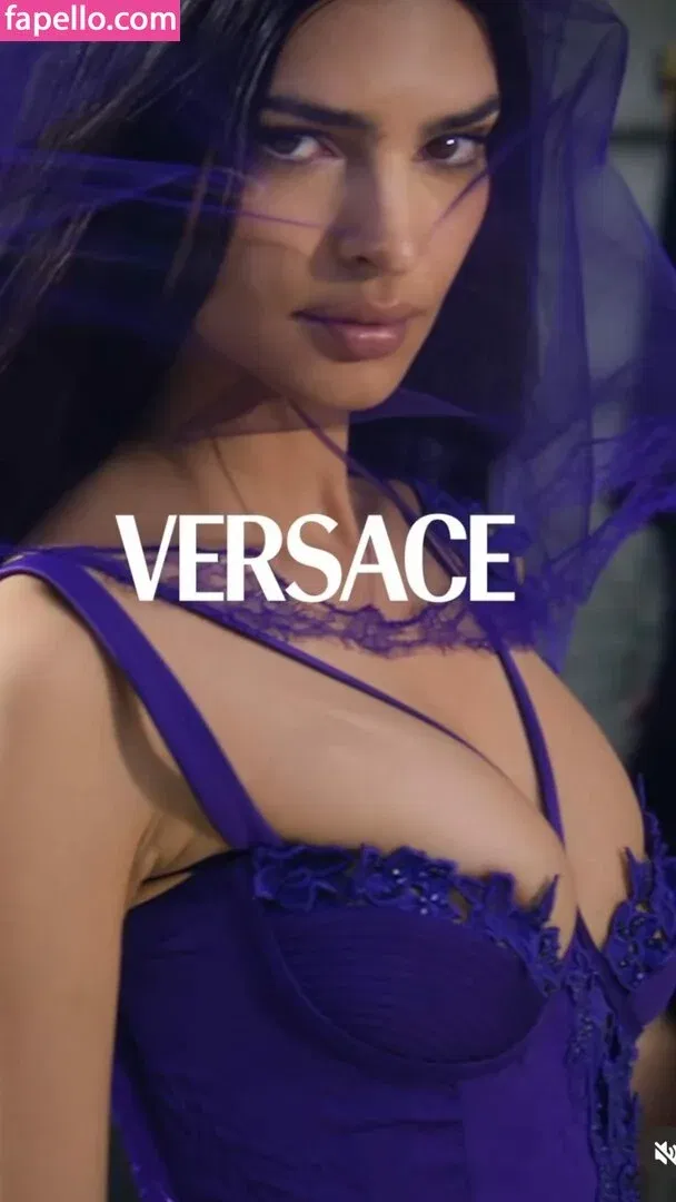 Emily Ratajkowski Onlyfans Photo Gallery 