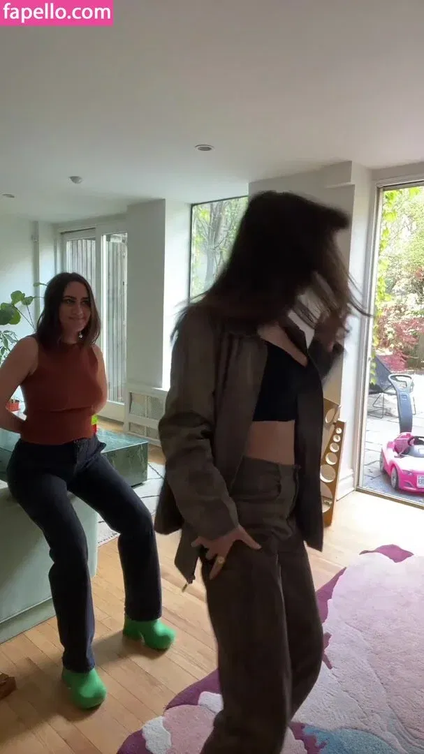 Emily Ratajkowski Onlyfans Photo Gallery 