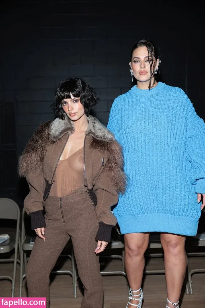 Emily Ratajkowski Onlyfans Photo Gallery 