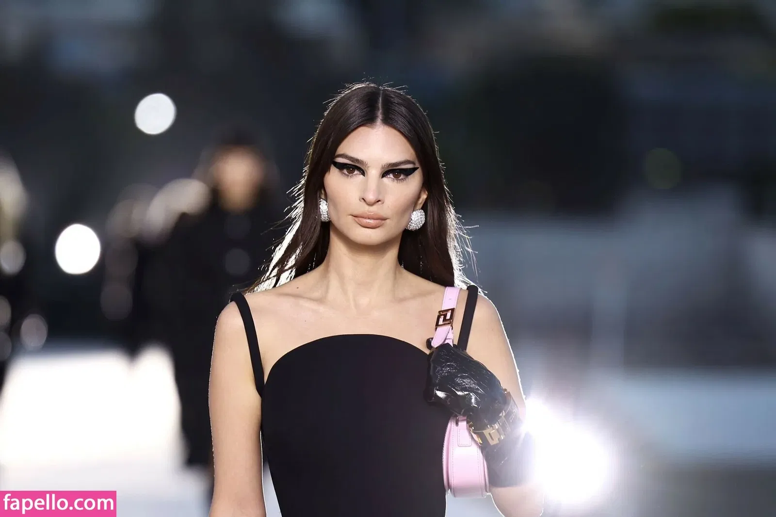 Emily Ratajkowski Onlyfans Photo Gallery 