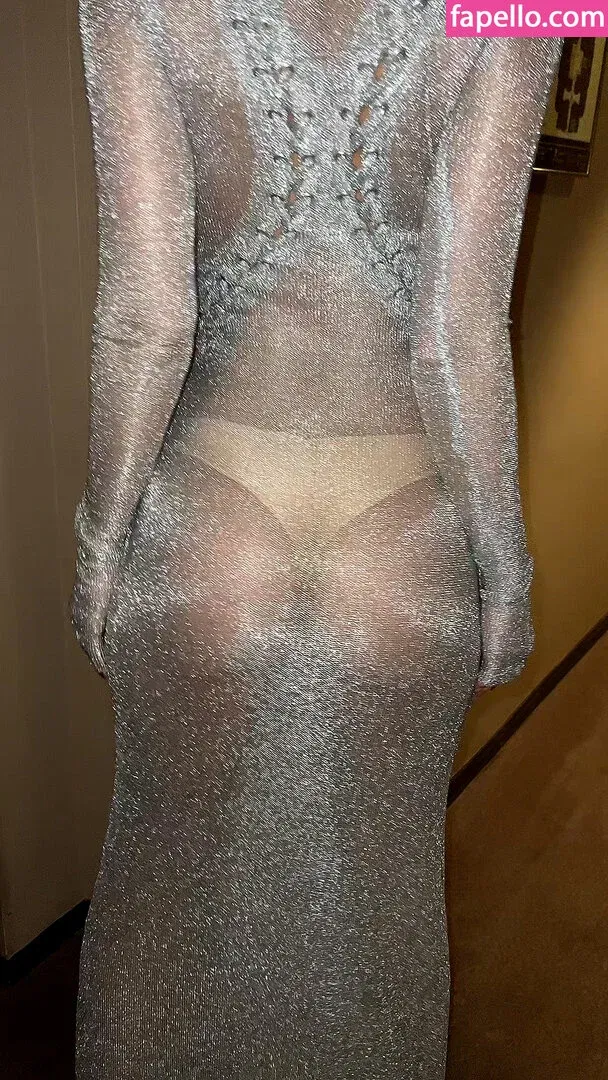 Emily Ratajkowski Onlyfans Photo Gallery 