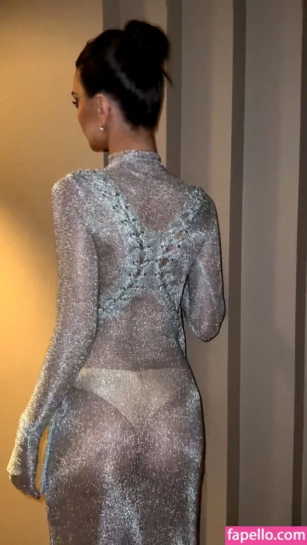 Emily Ratajkowski Onlyfans Photo Gallery 