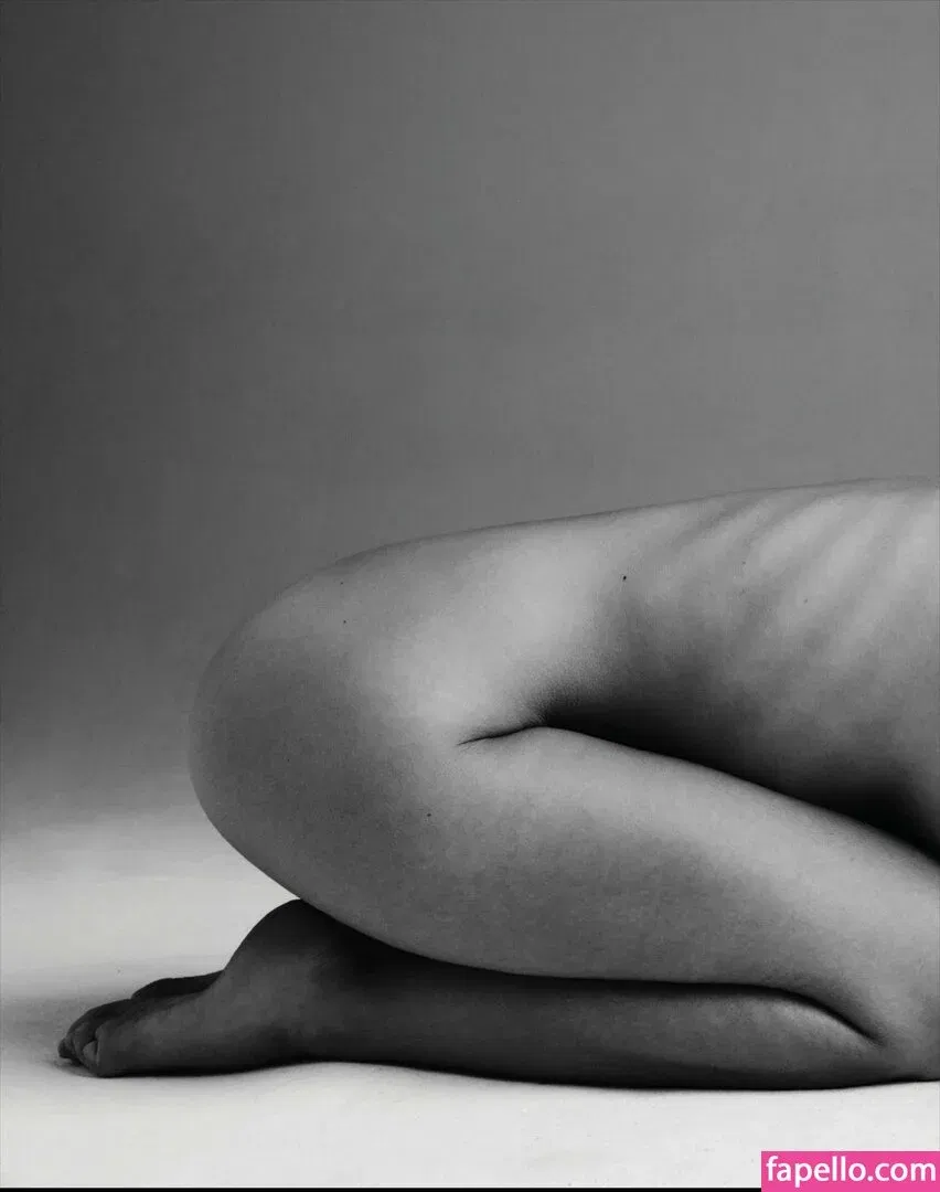 Emily Ratajkowski Onlyfans Photo Gallery 