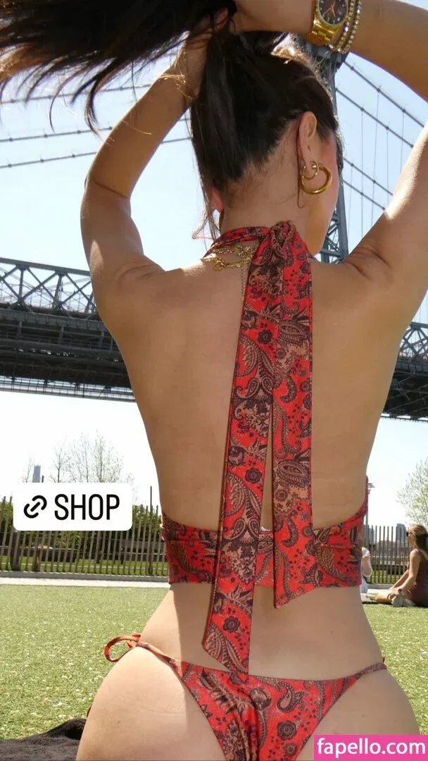 Emily Ratajkowski Onlyfans Photo Gallery 