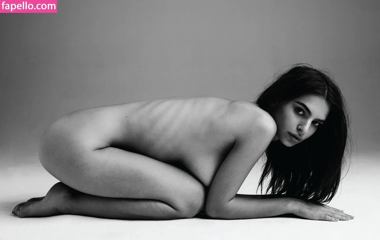 Emily Ratajkowski Onlyfans Photo Gallery 