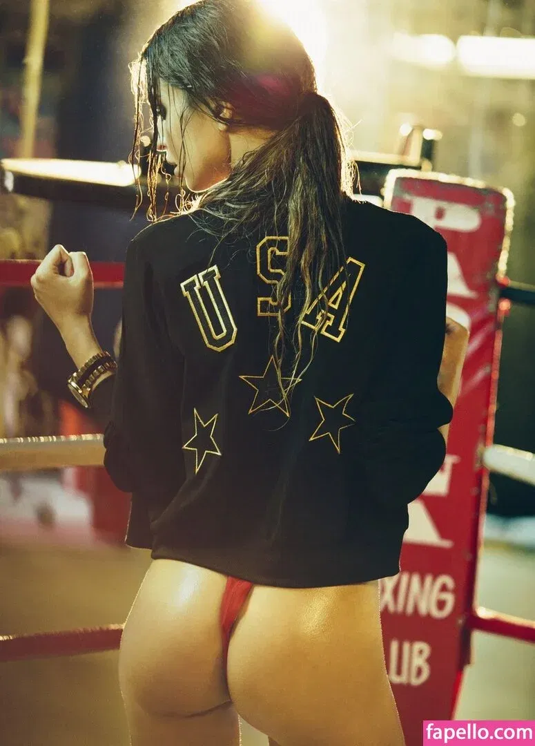 Emily Ratajkowski Onlyfans Photo Gallery 