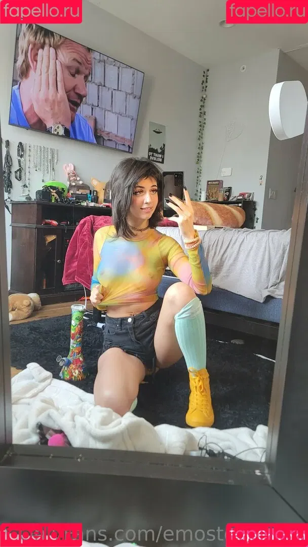 Emostonergorl / Obvious_Confusion699 / emo.stoner.gorl / smolstarcaster Onlyfans Photo Gallery 