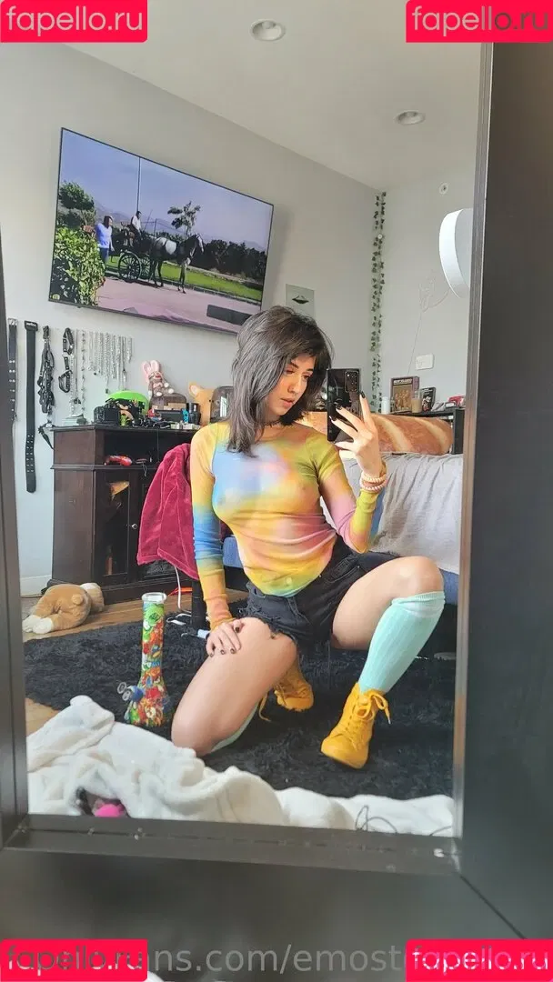 Emostonergorl / Obvious_Confusion699 / emo.stoner.gorl / smolstarcaster Onlyfans Photo Gallery 