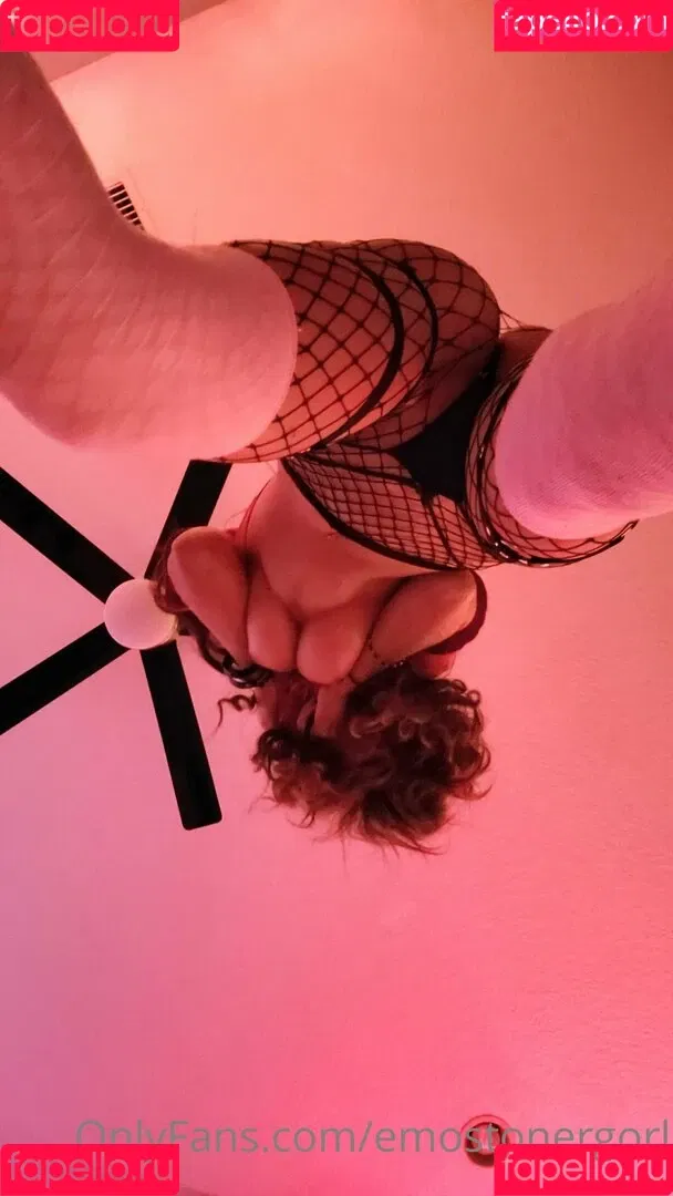 Emostonergorl / Obvious_Confusion699 / emo.stoner.gorl / smolstarcaster Onlyfans Photo Gallery 