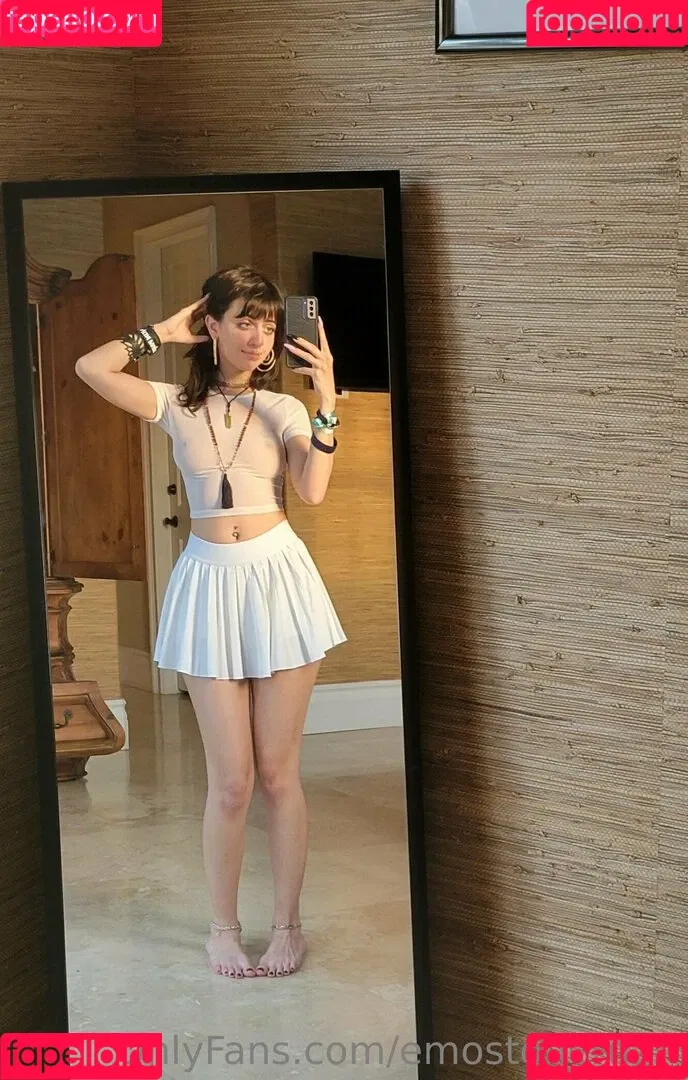 Emostonergorl / Obvious_Confusion699 / emo.stoner.gorl / smolstarcaster Onlyfans Photo Gallery 