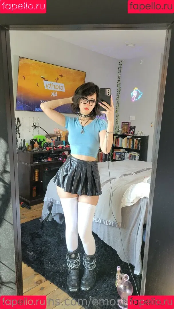 Emostonergorl / Obvious_Confusion699 / emo.stoner.gorl / smolstarcaster Onlyfans Photo Gallery 