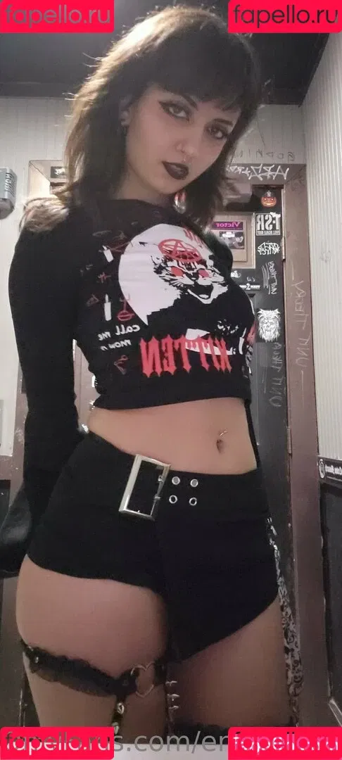 Emostonergorl / Obvious_Confusion699 / emo.stoner.gorl / smolstarcaster Onlyfans Photo Gallery 