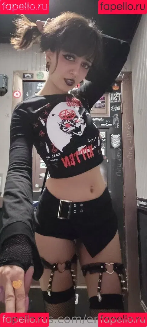 Emostonergorl / Obvious_Confusion699 / emo.stoner.gorl / smolstarcaster Onlyfans Photo Gallery 