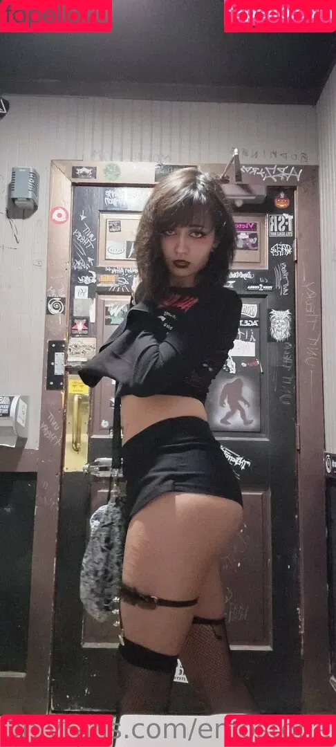 Emostonergorl / Obvious_Confusion699 / emo.stoner.gorl / smolstarcaster Onlyfans Photo Gallery 