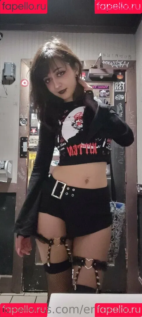 Emostonergorl / Obvious_Confusion699 / emo.stoner.gorl / smolstarcaster Onlyfans Photo Gallery 