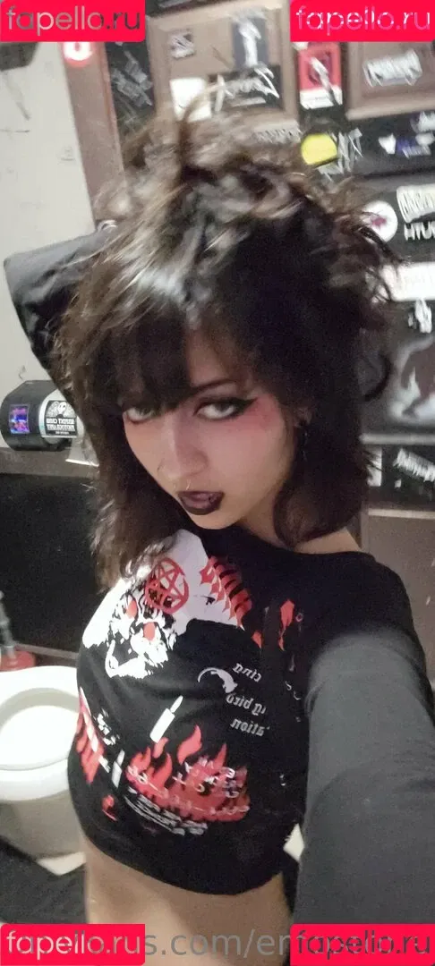 Emostonergorl / Obvious_Confusion699 / emo.stoner.gorl / smolstarcaster Onlyfans Photo Gallery 