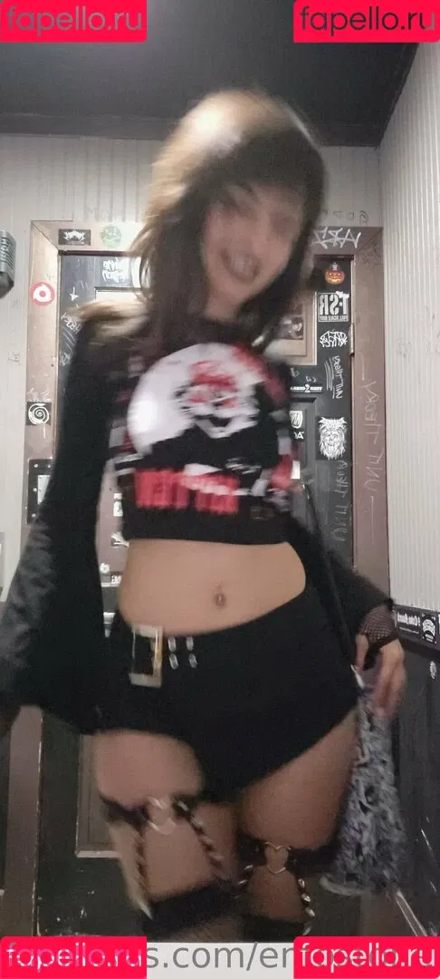 Emostonergorl / Obvious_Confusion699 / emo.stoner.gorl / smolstarcaster Onlyfans Photo Gallery 