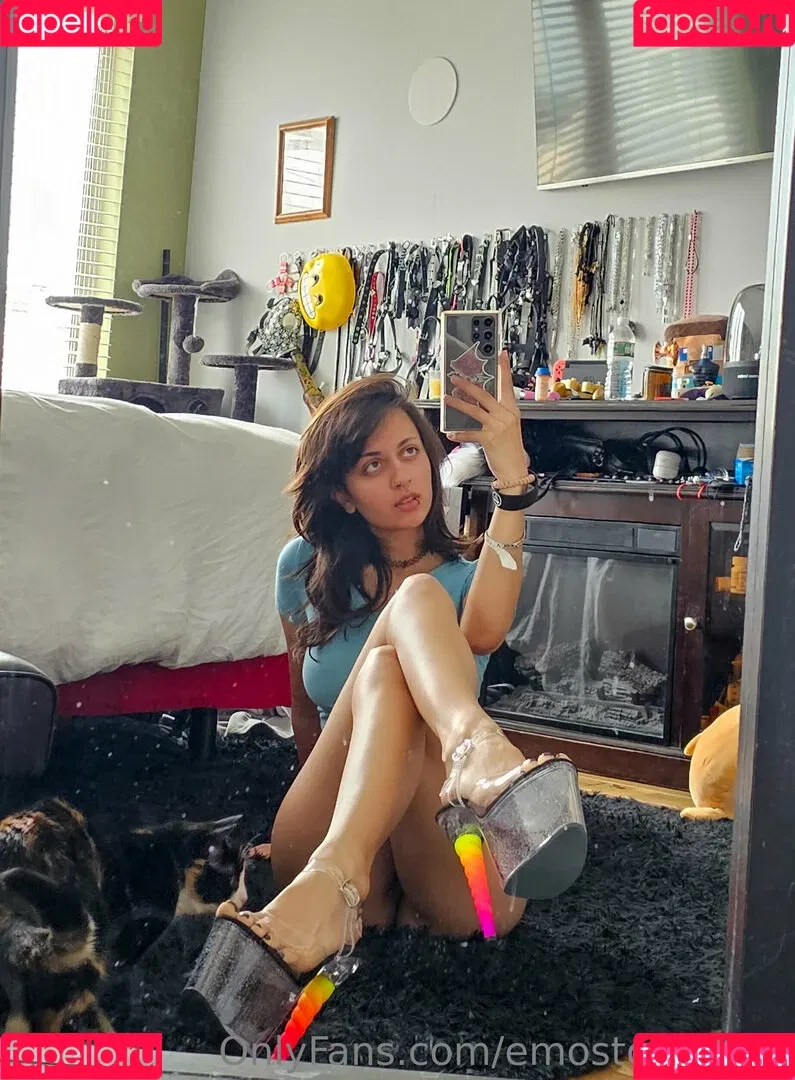 Emostonergorl / Obvious_Confusion699 / emo.stoner.gorl / smolstarcaster Onlyfans Photo Gallery 