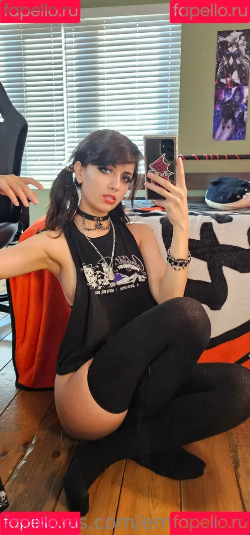 Emostonergorl / Obvious_Confusion699 / emo.stoner.gorl / smolstarcaster Onlyfans Photo Gallery 