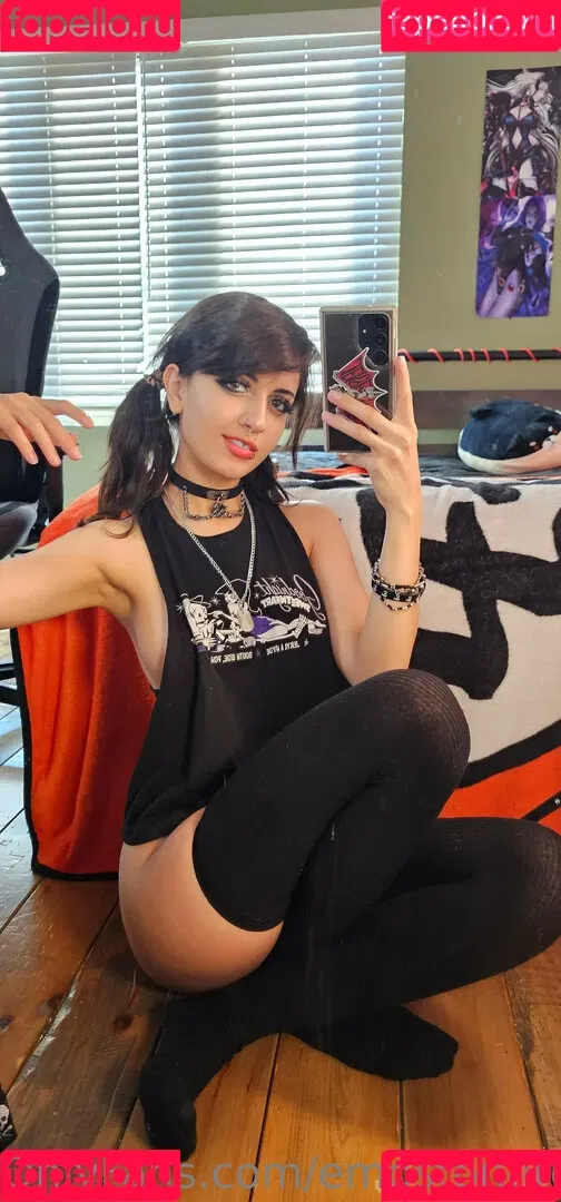 Emostonergorl / Obvious_Confusion699 / emo.stoner.gorl / smolstarcaster Onlyfans Photo Gallery 
