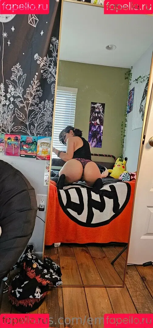 Emostonergorl / Obvious_Confusion699 / emo.stoner.gorl / smolstarcaster Onlyfans Photo Gallery 
