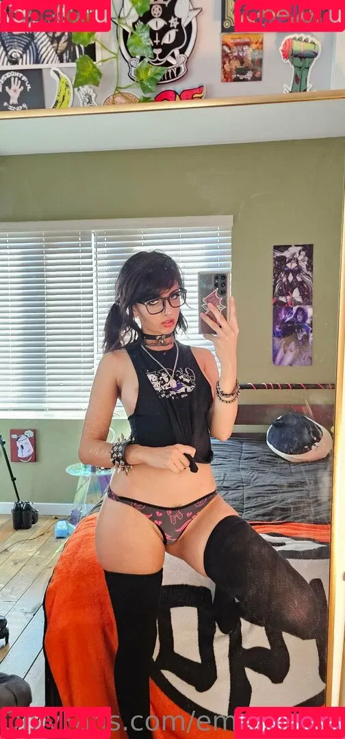 Emostonergorl / Obvious_Confusion699 / emo.stoner.gorl / smolstarcaster Onlyfans Photo Gallery 